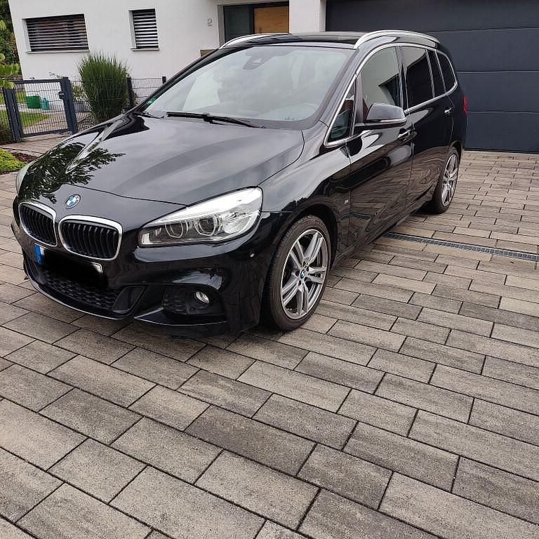 Schwarz Gebraucht 2017 BMW 218 Gran Tourer M Sport Van / Kleinbus | 15.900 € (Superpreis) - Bild 1/4