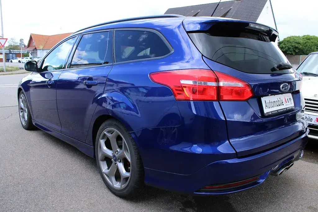 Gebraucht Ford Focus ST 185 PS (136 kW) 2015 Blau Limousine