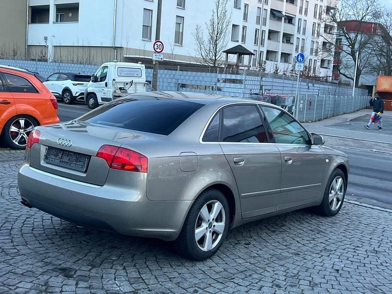 Gebraucht Audi A4 140 PS (102 kW) 2005 Grau Limousine