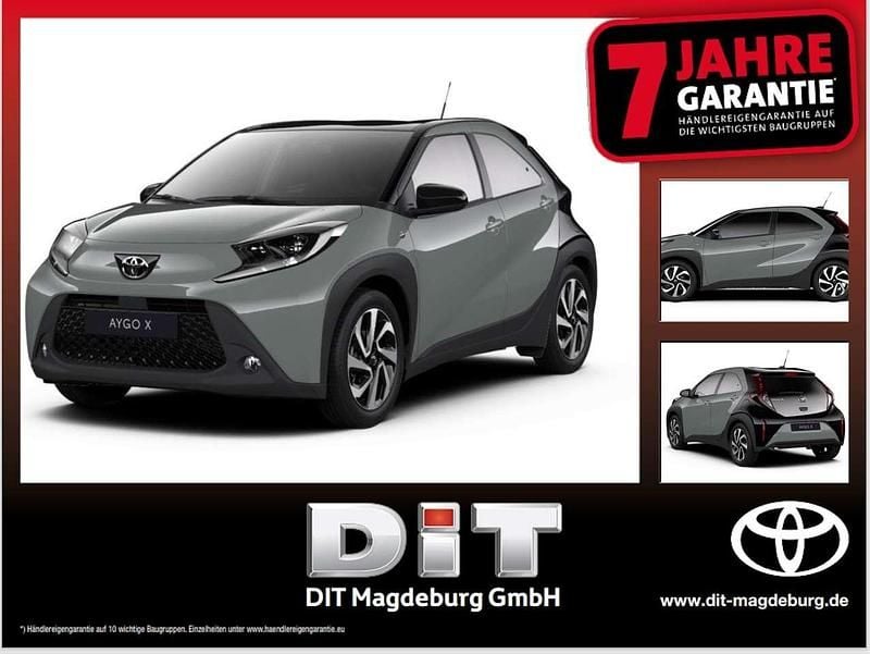 Urban khaki / night sky black Neu 2025 Toyota Aygo Kleinwagen | 18.590 € (Fairer Preis) - Bild 1/4