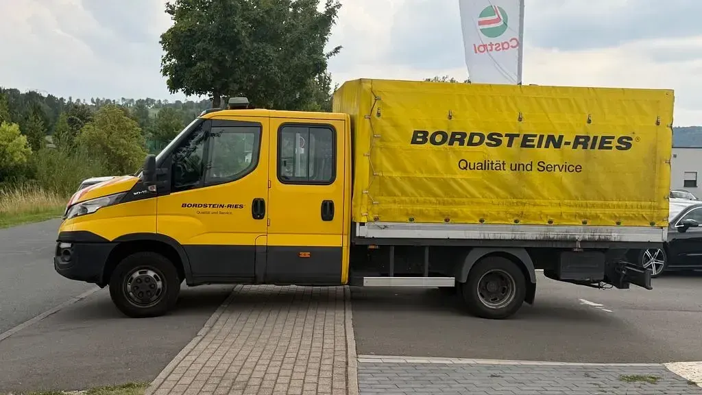 Gebraucht Iveco Daily 179 PS (131 kW) 2017 Gelb Limousine