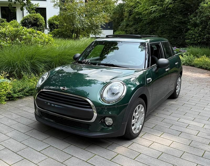 Grün Gebraucht 2017 Mini One D Kleinwagen | 11.500 € (Fairer Preis) - Bild 1/4