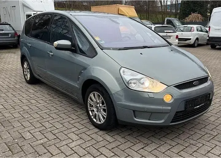 Gebraucht Ford S-MAX Titanium 140 PS (102 kW) 2010 Grau Van / Kleinbus