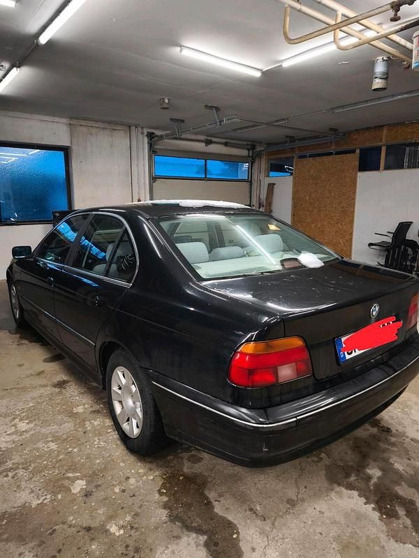 Gebraucht BMW 525 163 PS (119 kW) 2000 Limousine