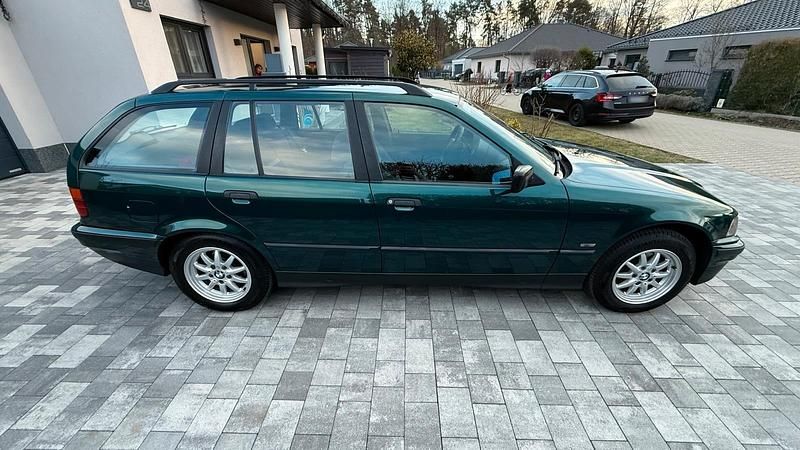 Second-hand BMW 320 150 CP (110 kW) 1996 Verde Break