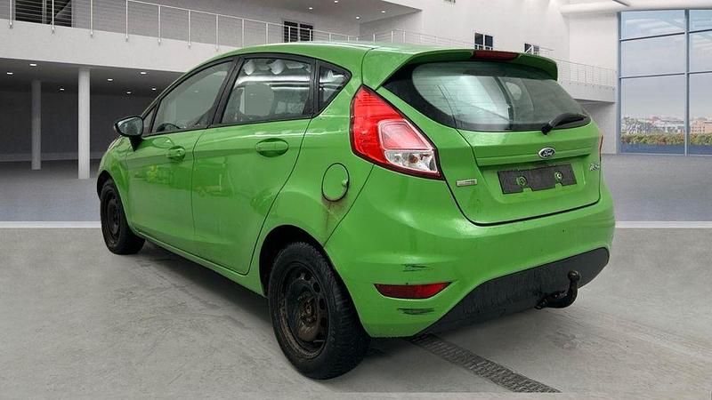 Gebraucht Ford Fiesta Trend 75 PS (55 kW) 2013 Grün Kleinwagen