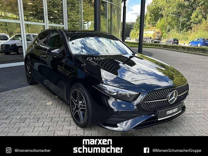 Gebraucht Mercedes A250 AMG 163 PS (119 kW) 2024 Lack kosmosschwarz Limousine