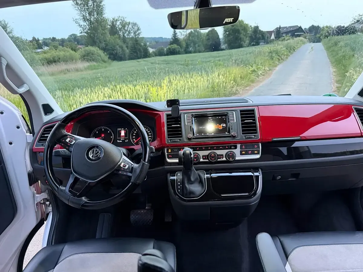 Gebraucht VW Multivan 239 PS (175 kW) 2016 Rot Van / Kleinbus