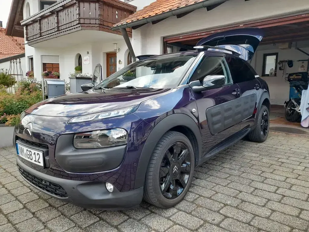 Gebraucht Citroën C4 Cactus Shine Edition 99 PS (72 kW) 2014 Violett Kleinwagen