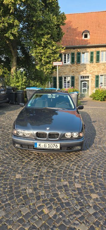 Grau Gebraucht 1998 BMW 520 Limousine | 1.800 € (Guter Preis) - Bild 1/4