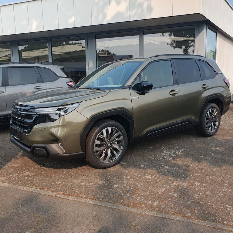 Grün Neu 2025 Subaru Forester Platinum SUV | 49.461 € (Teuer) - Bild 1/4