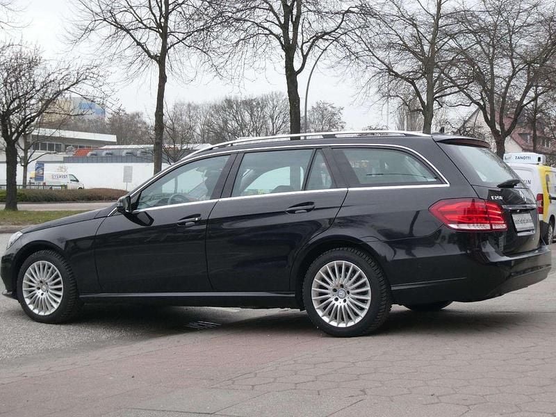 Gebraucht Mercedes E250 204 PS (150 kW) 2015 Schwarz  unilack Kombi