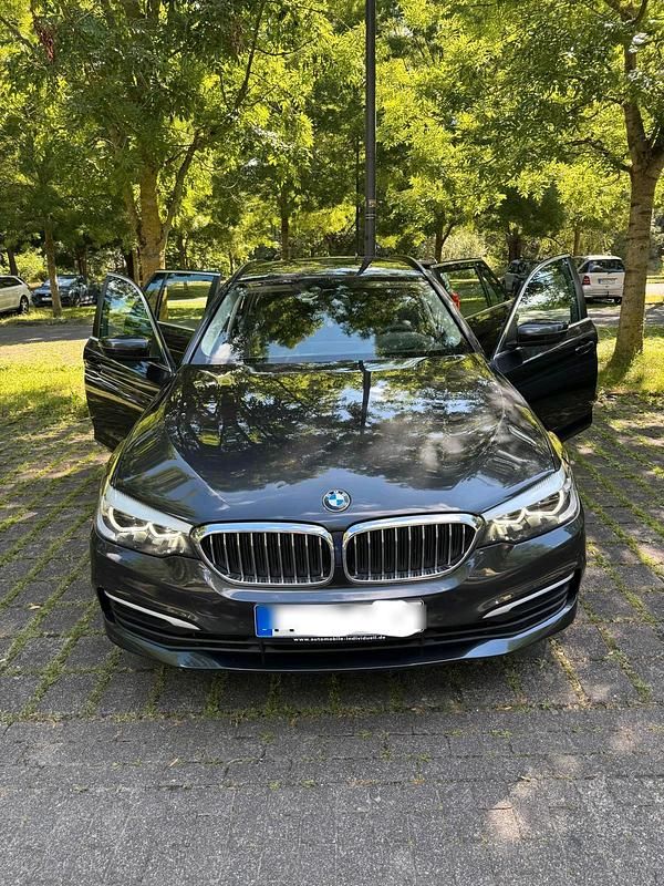 Schwarz Gebraucht 2019 BMW 520 Limousine | 26.500 € (Guter Preis) - Bild 1/4