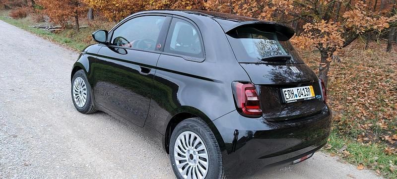 Schwarz Neu 2025 Fiat 500e Red Kleinwagen | 21.500 € - Bild 1/4