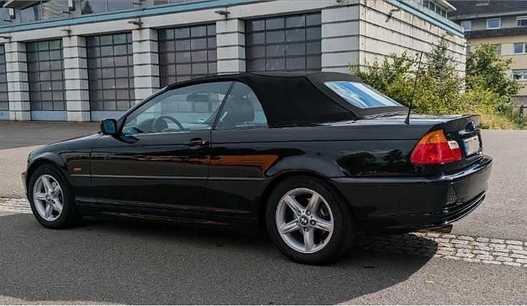 Schwarz Gebraucht 2004 BMW 318 Cabriolet Cabrio | 7.500 € (Fairer Preis) - Bild 1/4