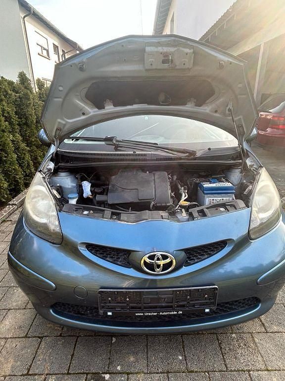 Blau Gebraucht 2008 Toyota Aygo Kleinwagen | 2.000 € (Fairer Preis) - Bild 1/4