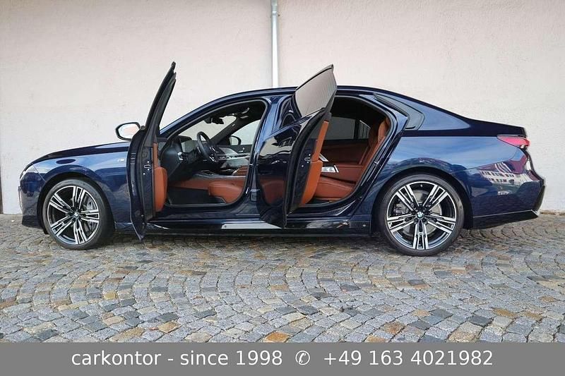 Tansanitblau ii metallic Gebraucht 2023 BMW i7 M Sport Limousine | 90.990 € (Superpreis) - Bild 1/4