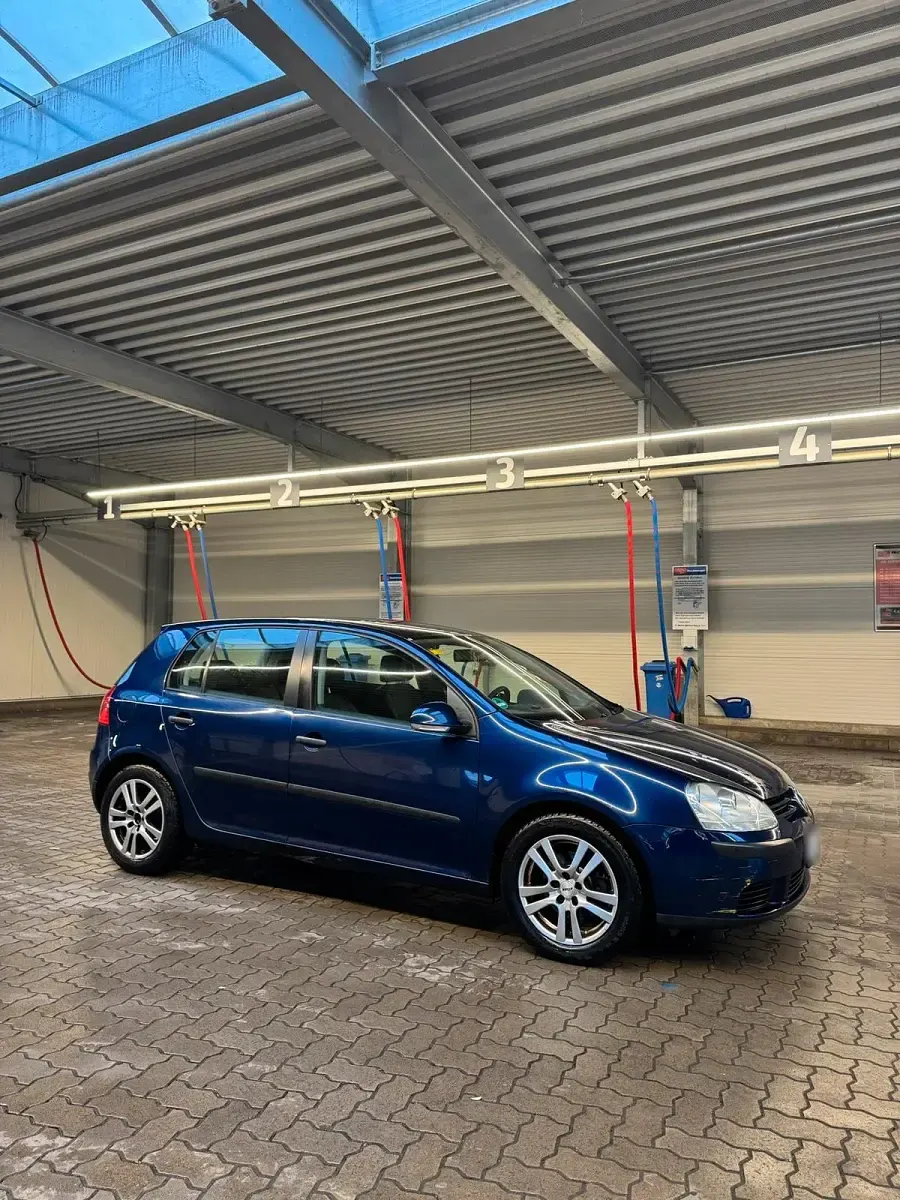 Gebraucht VW Golf IV 105 PS (77 kW) 2005 Blau Limousine