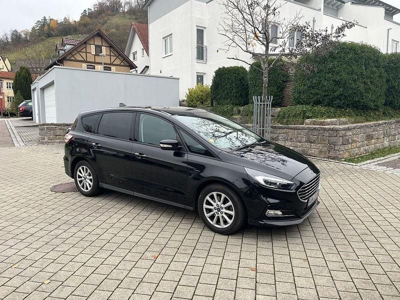 Schwarz Gebraucht 2020 Ford S-MAX S Van / Kleinbus | 17.000 € (Teuer) - Bild 1/4