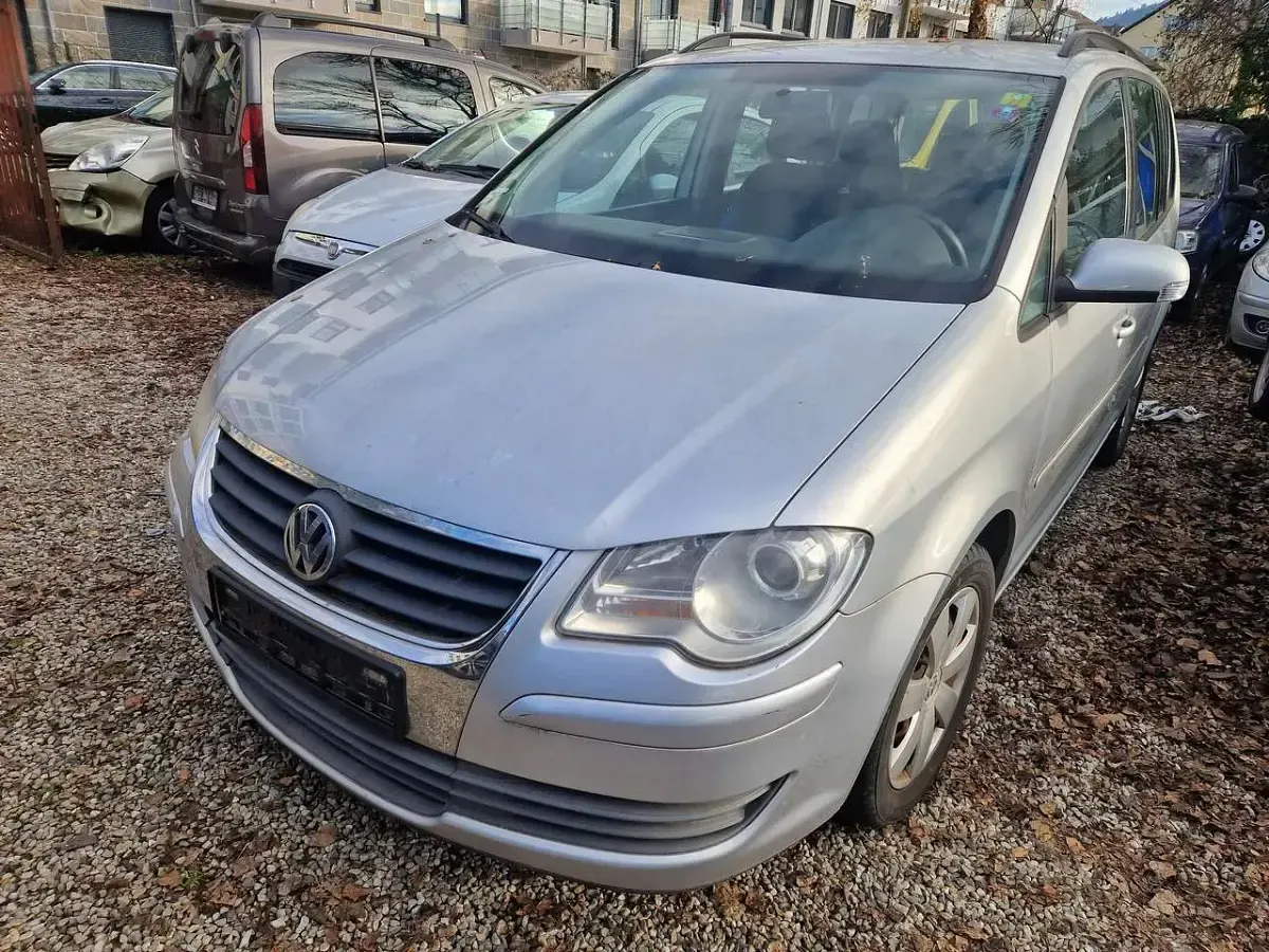 Gebraucht VW Touran Trendline 102 PS (75 kW) 2008 Reflexsilber metallic Van / Kleinbus