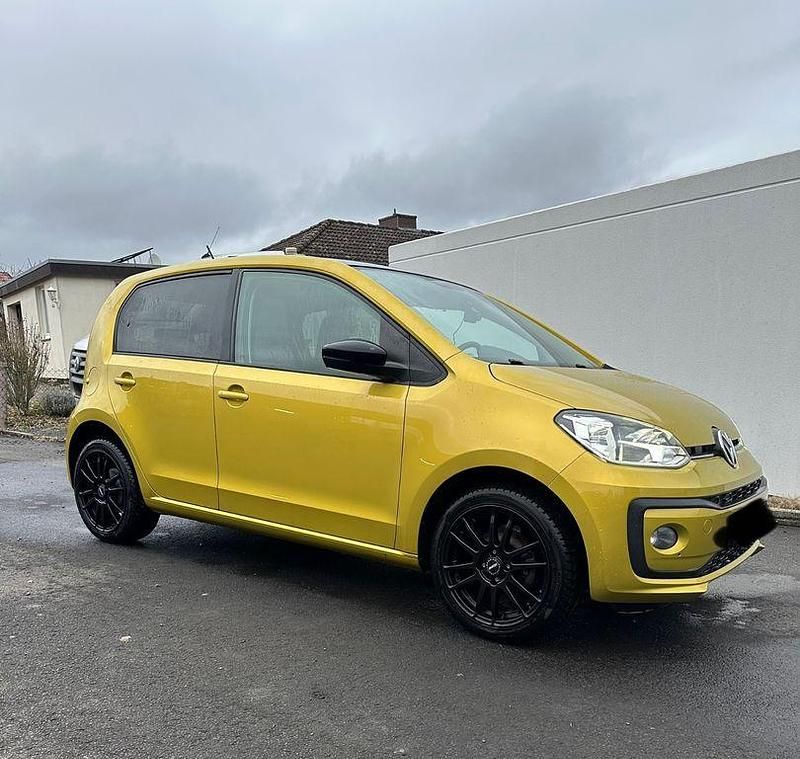 Gelb Gebraucht 2018 VW up! Move Kleinwagen | 7.680 € (Superpreis) - Bild 1/4