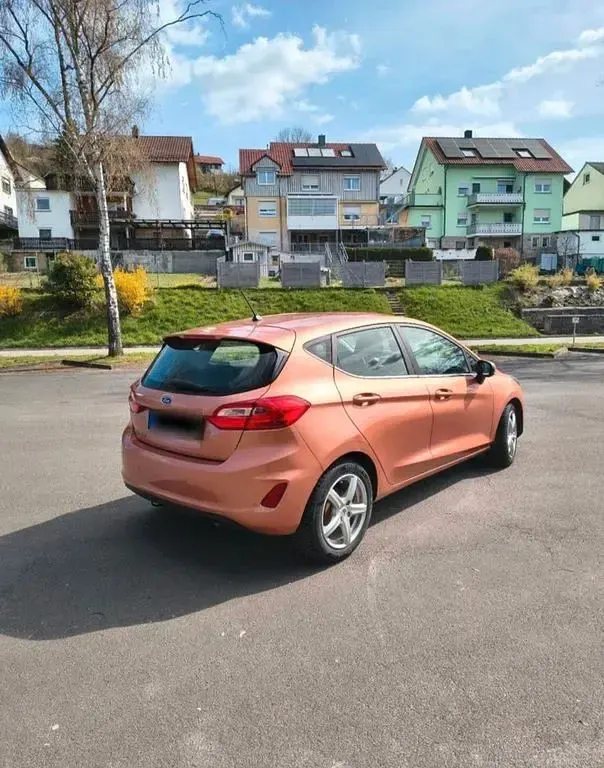 Używany Ford Fiesta Titanium 101 KM (74 kW) 2017 Brązowy Hatchback