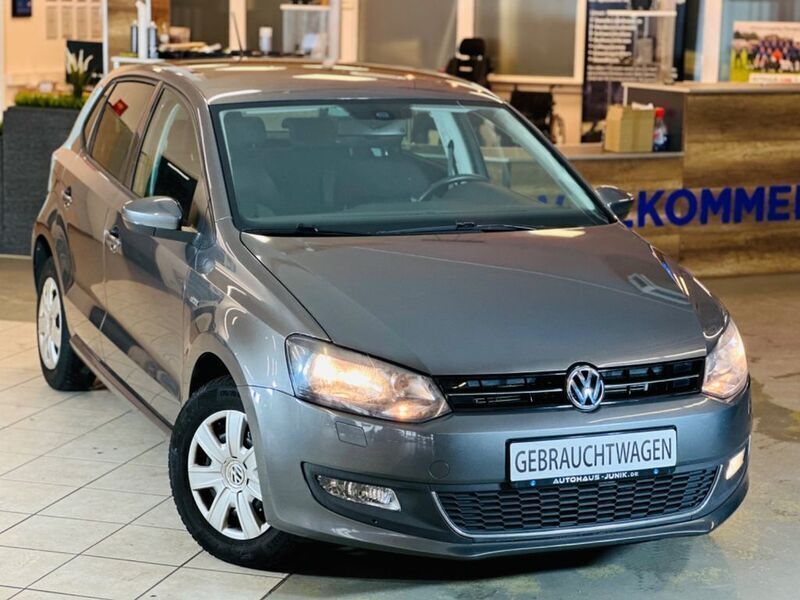 Grau Gebraucht 2014 VW Polo Life Limousine | 7.600 € (Fairer Preis) - Bild 1/4