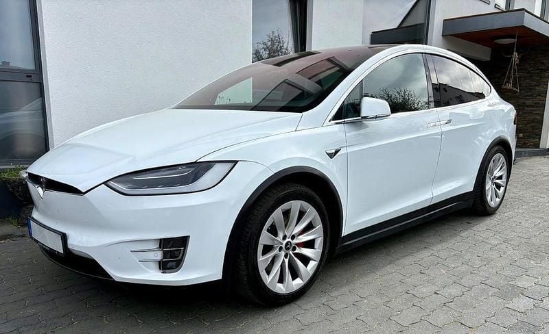 Second-hand Tesla Model X 567 kW (772 CP) 2017 Alb SUV