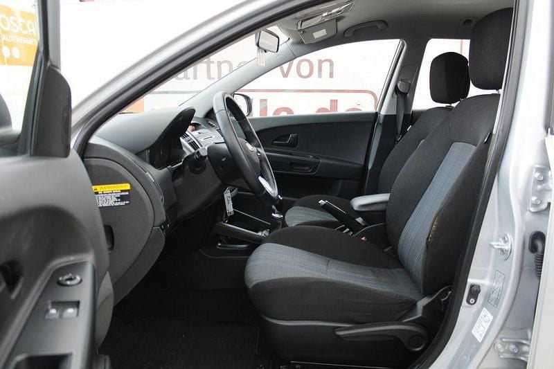 Gebraucht Kia Ceed Sportswagon 109 PS (80 kW) 2010 Silber Kombi