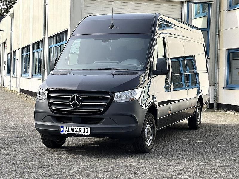 Gebraucht Mercedes Sprinter 163 PS (119 kW) 2021 Schwarz Van