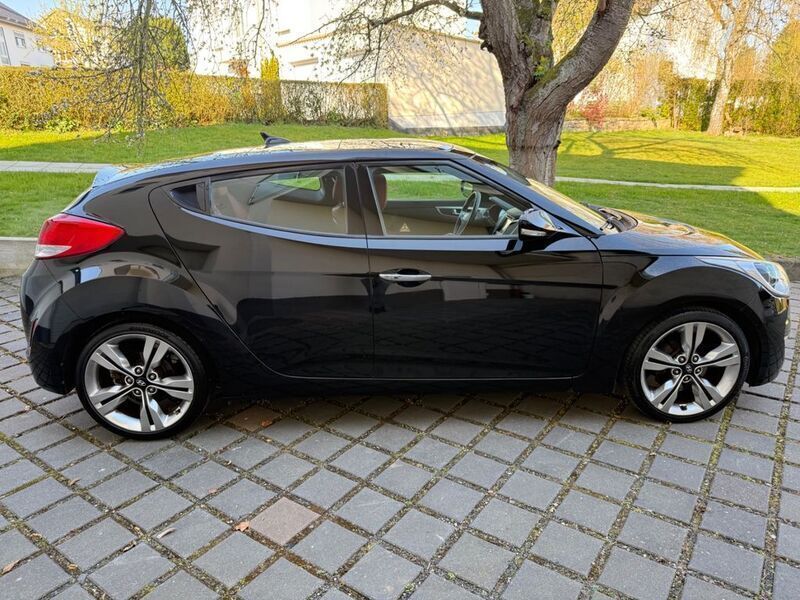 Schwarz Gebraucht 2012 Hyundai Veloster Kleinwagen | 8.500 € (Etwas zu teuer) - Bild 1/4