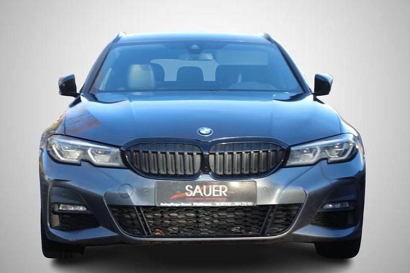 Gebraucht BMW 330 M Sport 286 PS (210 kW) 2021 Grau Kombi