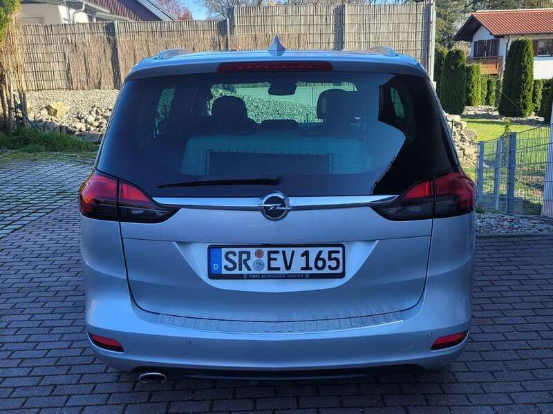 Silber Gebraucht 2017 Opel Zafira Edition Van / Kleinbus | 9.700 € (Fairer Preis) - Bild 1/4