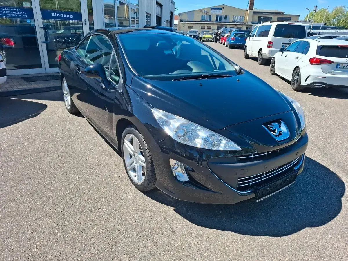 Gebraucht Peugeot 308 CC Premium 156 PS (114 kW) 2011 Schwarz Cabrio