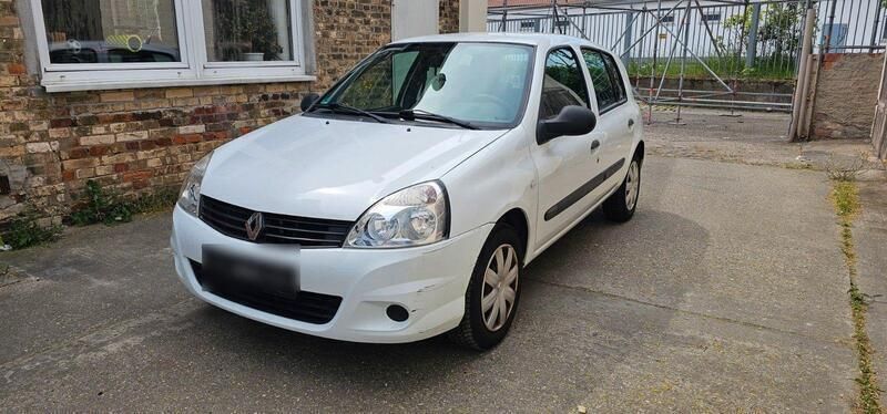 Weiß Gebraucht 2012 Renault Clio IV Expression Kleinwagen | 1.750 € (Superpreis) - Bild 1/4
