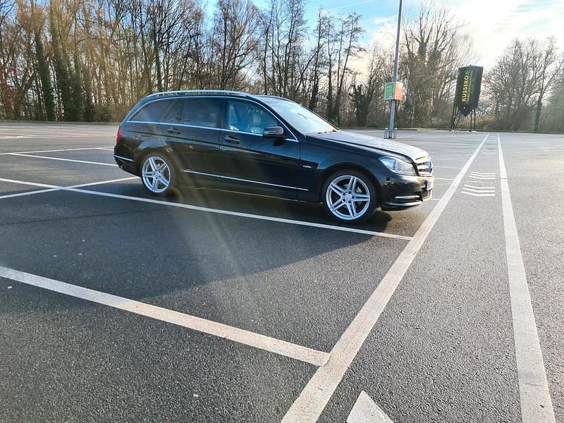 Gebraucht Mercedes C250 204 PS (150 kW) 2011 Schwarz Kombi