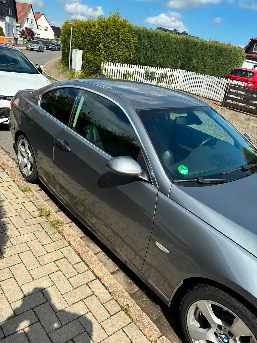 Gebraucht BMW 325 218 PS (160 kW) 2008 Silber Coupé