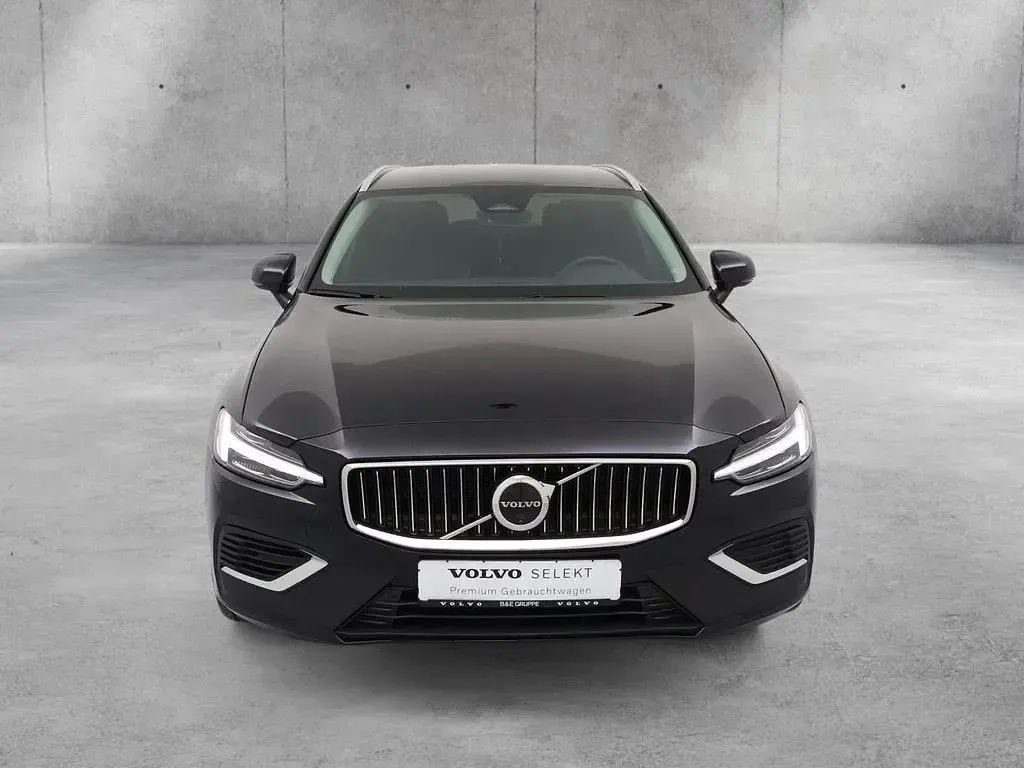 Gebraucht Volvo V60 Plus 349 PS (256 kW) 2025 Schwarz Kombi