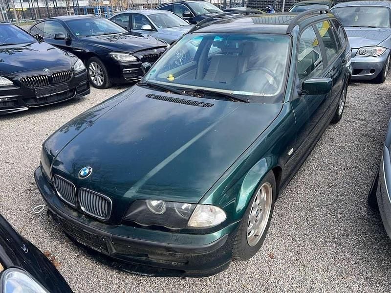 Gebraucht BMW 320 136 PS (100 kW) 2000 Grün Kombi
