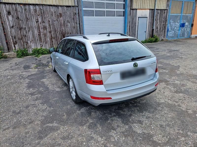 Silber Gebraucht 2016 Skoda Octavia Joy Limousine | 10.300 € (Fairer Preis) - Bild 1/4