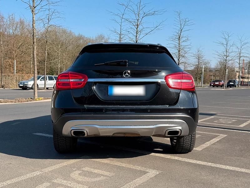 Gebraucht Mercedes GLA250 211 PS (155 kW) 2014 Schwarz SUV