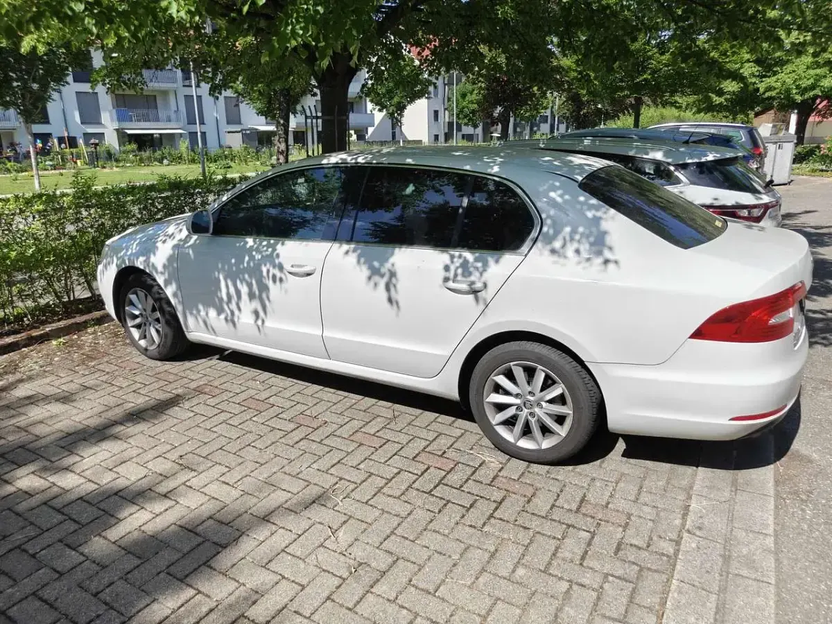 Gebraucht Skoda Superb Ambition 160 PS (117 kW) 2013 Limousine