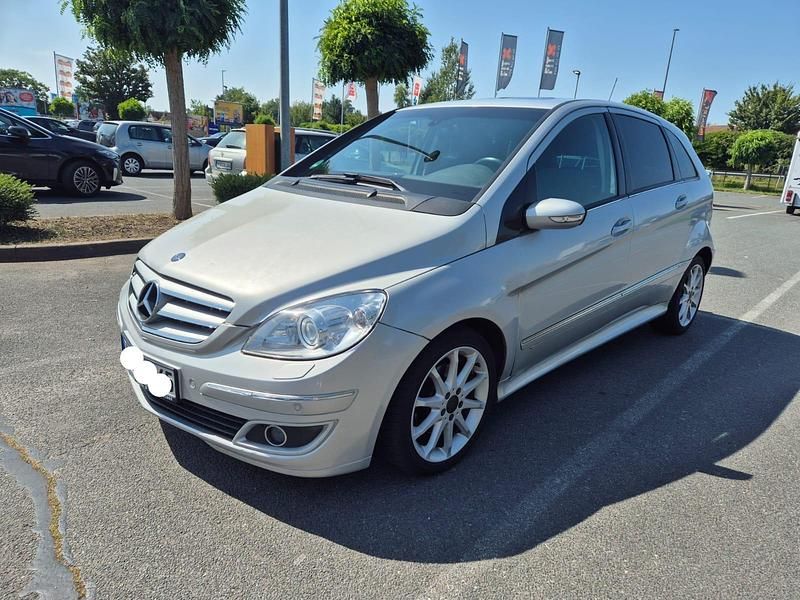 Silber Gebraucht 2009 Mercedes B180 Avantgarde Van / Kleinbus | 2.950 € (Guter Preis) - Bild 1/4