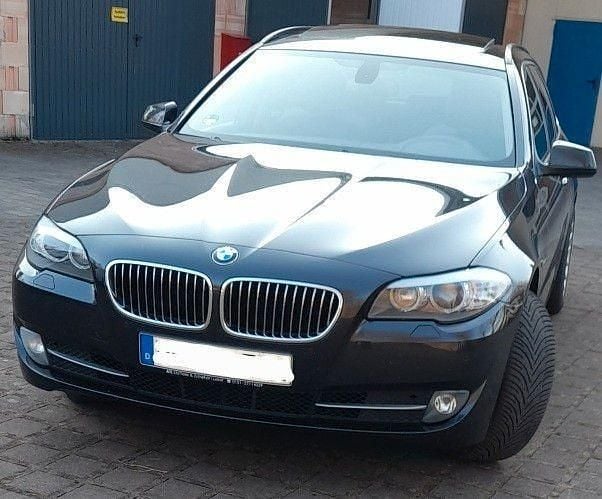 Grau Gebraucht 2011 BMW 535 Kombi | 14.890 € (Fairer Preis) - Bild 1/4