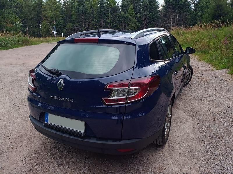 Gebraucht Renault Mégane III Dynamique 110 PS (80 kW) 2009 Blau Limousine