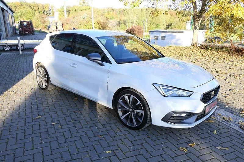 Gebraucht Seat Leon FR 150 PS (110 kW) 2021 Weiß Limousine