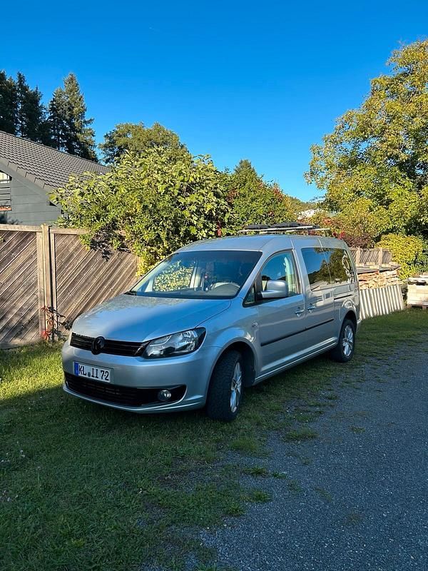 Silber Gebraucht 2011 VW Caddy Maxi Van / Kleinbus | 12.500 € - Bild 1/4