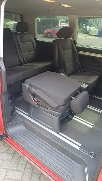 Gebraucht VW Multivan 150 PS (110 kW) 2019 Rot Van / Kleinbus