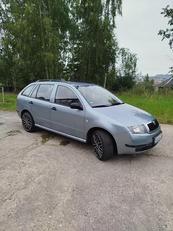 Blau Gebraucht 2004 Skoda Fabia Kombi | 1.500 € (Fairer Preis) - Bild 1/4