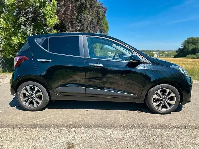 Gebraucht Hyundai i10 Style 87 PS (63 kW) 2017 Schwarz Kleinwagen